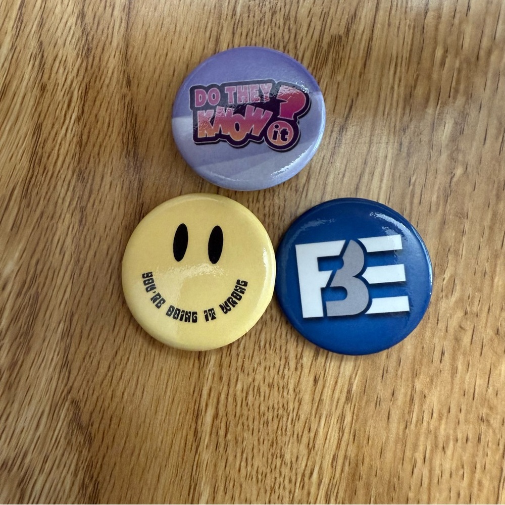 Colorful Graphic Button Pins Set - Picture 4 of 4